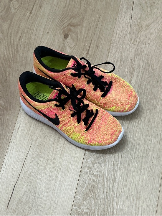 Nike Shoes - Nike Womens Epic Flyknit Sneakers